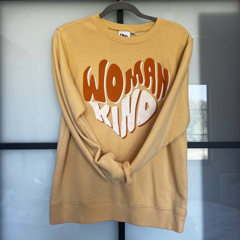 Crewneck sweatshirt. Worn 1-2x. No flaws